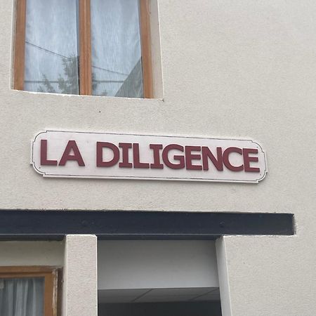 Le Carrosse, La Diligence, Centre Saint Jean De Losne Tarif 2Pers 1 Chambre, Tarif 4 Pers 2 Chambres Luaran gambar