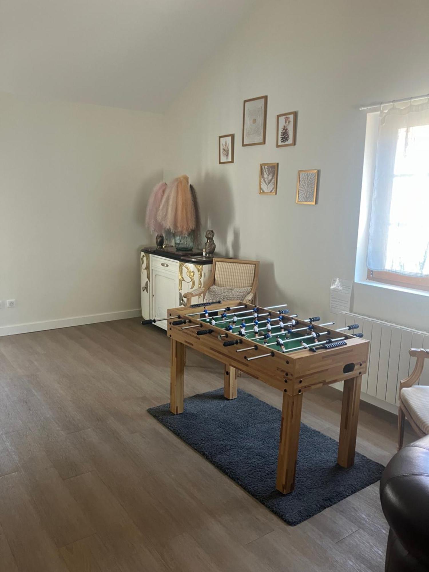 Le Carrosse, La Diligence, Centre Saint Jean De Losne Tarif 2Pers 1 Chambre, Tarif 4 Pers 2 Chambres Luaran gambar